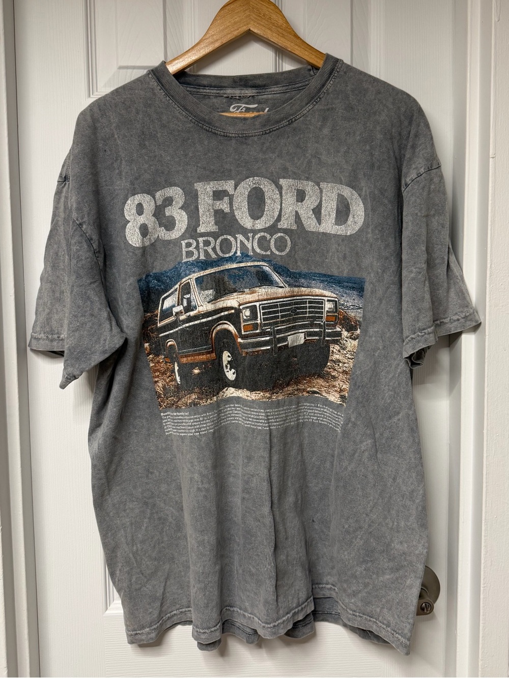 Vintage Style 83 Ford Bronco Graphic Tee - Gray